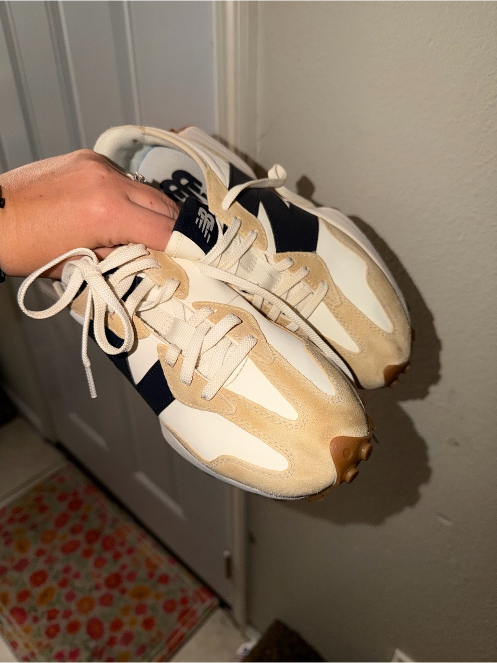 New Balance 327’s - Picture 2 of 8